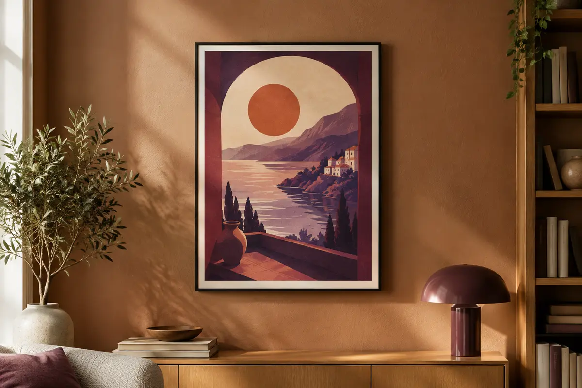 Poster de cinéma illustré dans un cadre noir sur un mur argile